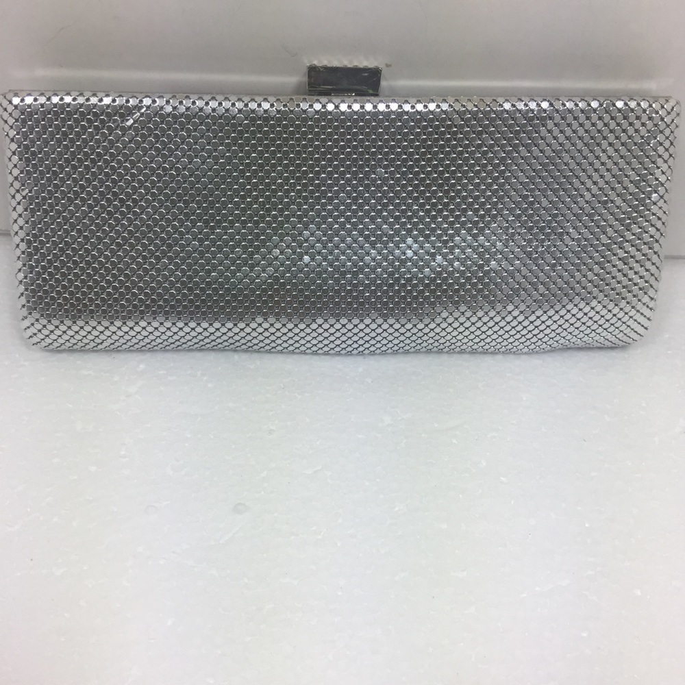 Lulu Townsend Clutch. With Chain. - Picture 2 of 8